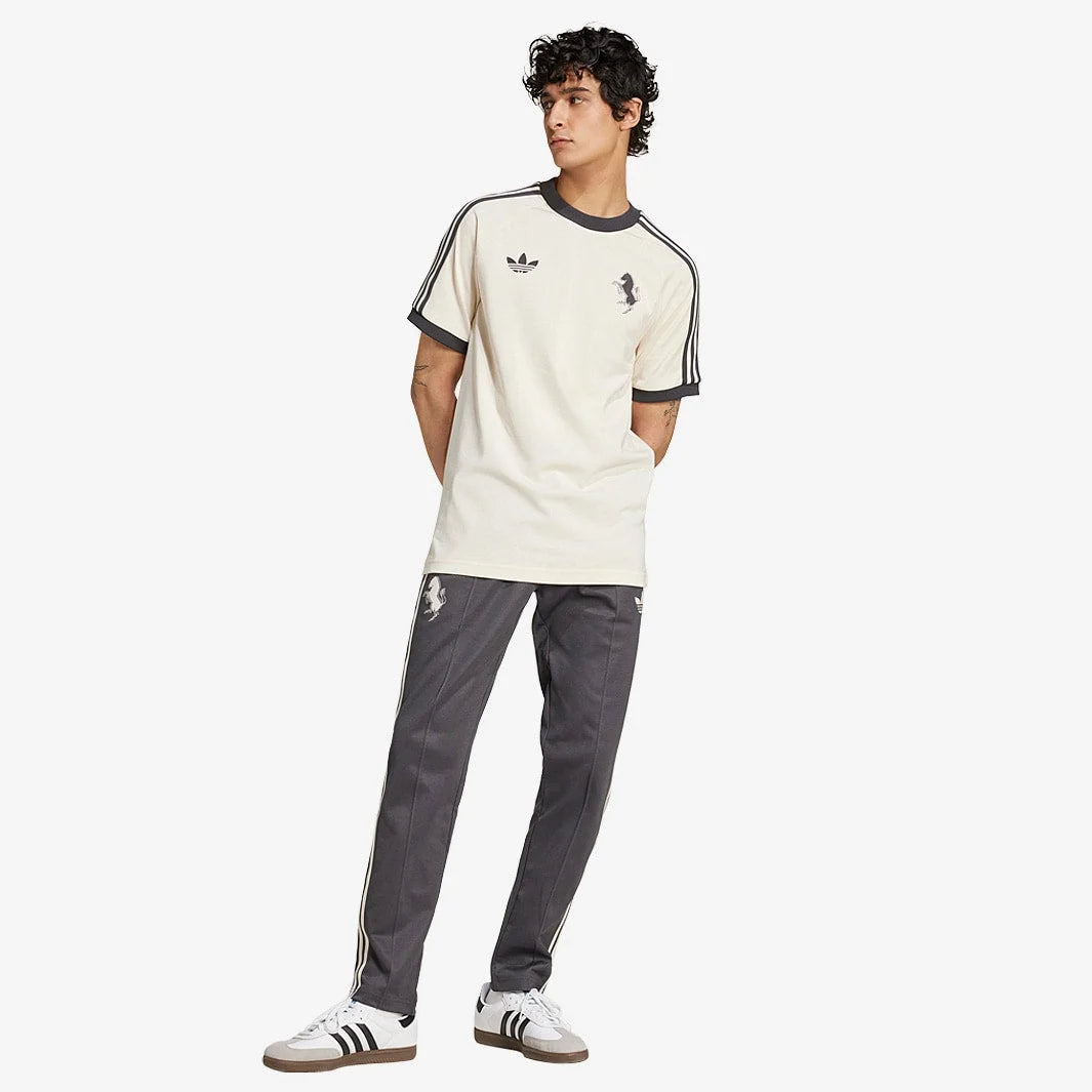 Camisa Casual adidas Juventus FC 3 Stripes